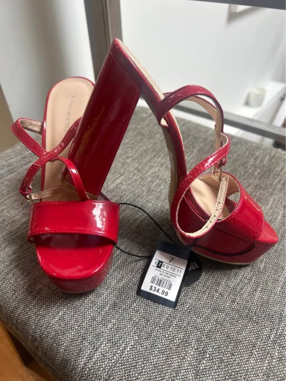 New with tags sz 7 red platform shoes